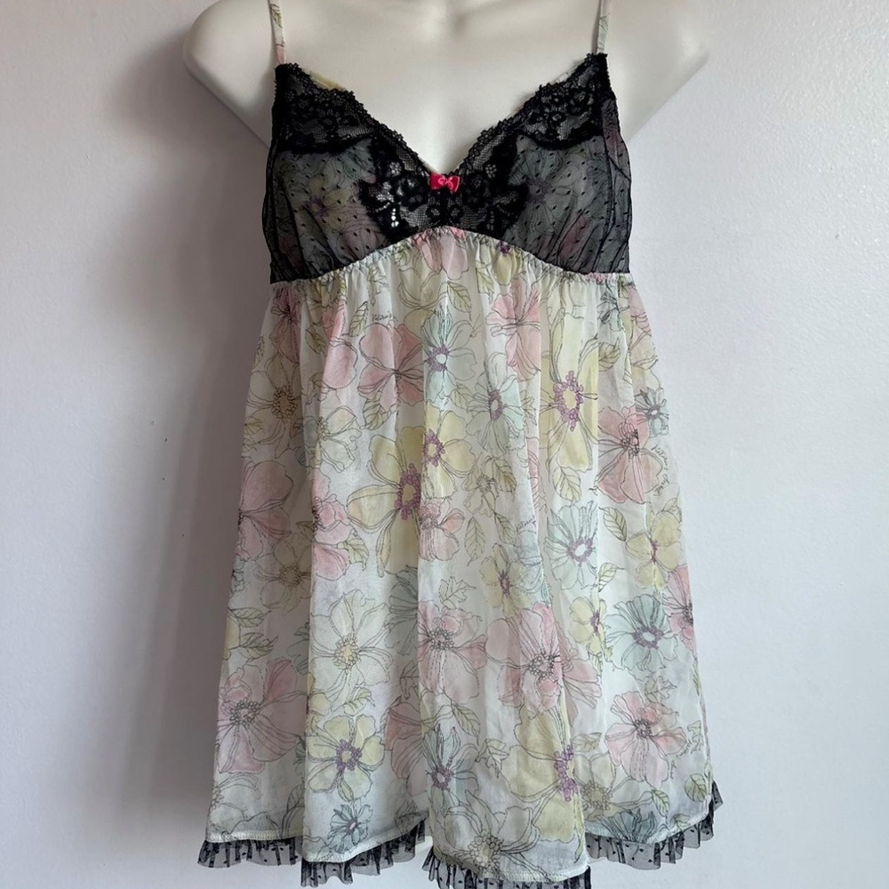 Y2K Victoria’s Secret floral baby doll top